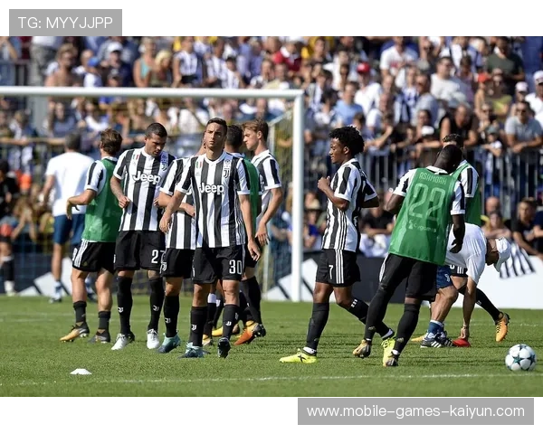 尤文图斯在中路串联上表现稳健,攻守转换更灵活