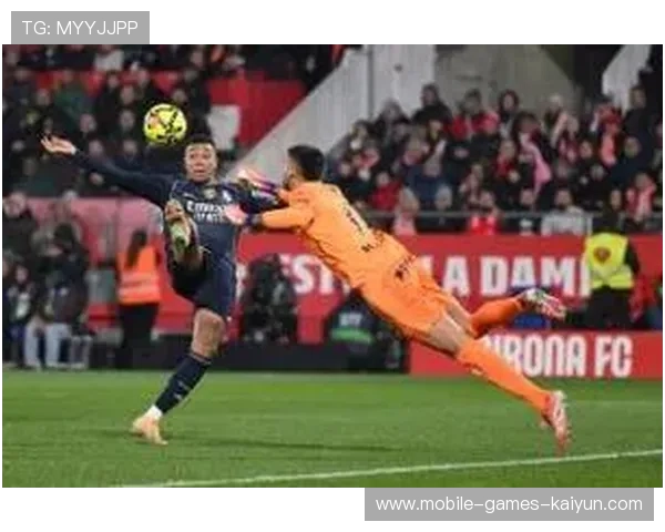 维尼修斯弧顶爆射皇马夺三分